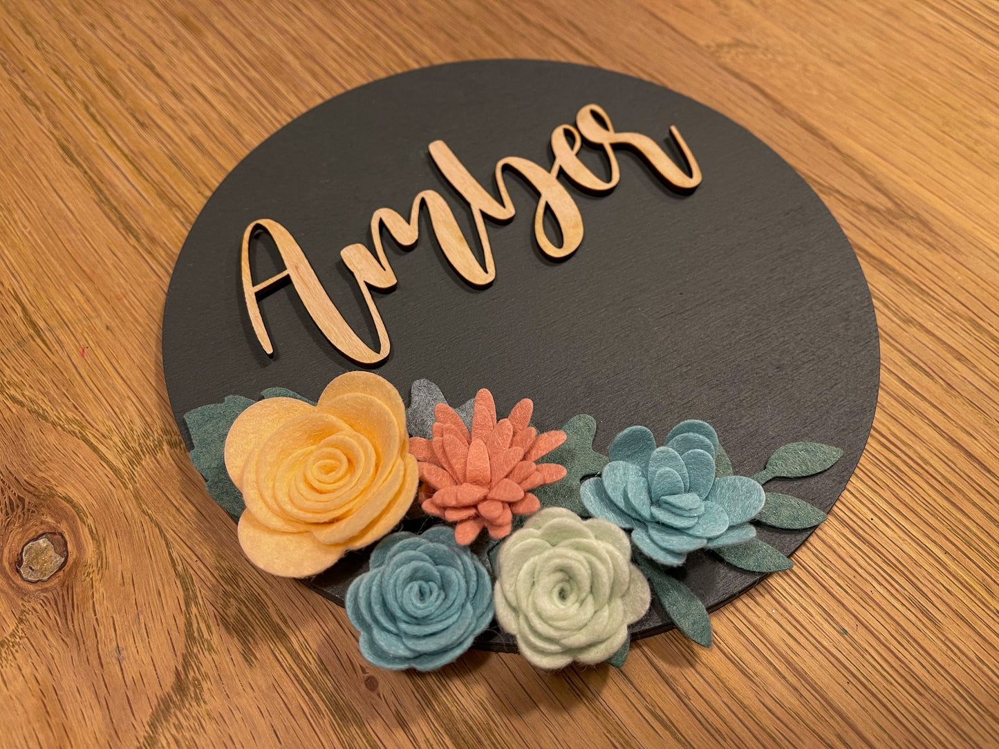 Personalised name plaque with flowers, nursery sign, name sign, personalised name sign, nursery wall decor, bedroom wall decor, felt flowers